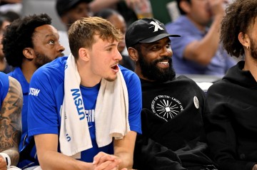 美记畅想独行侠再中状元首发：欧文 弗拉格 迪班萨 莱夫利 马绍尔